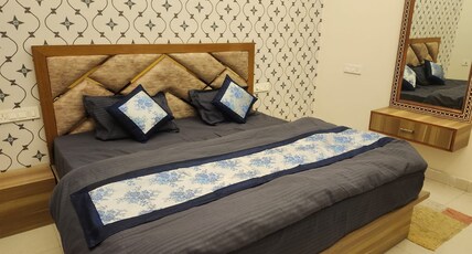 Pearl green's Room Type - Bedroom