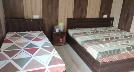 Hilansh hotel and restaurant Room Type - Bedroom