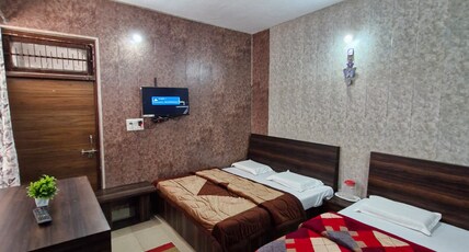 Saatvik Homestay Room Type - Quadruple Non AC room