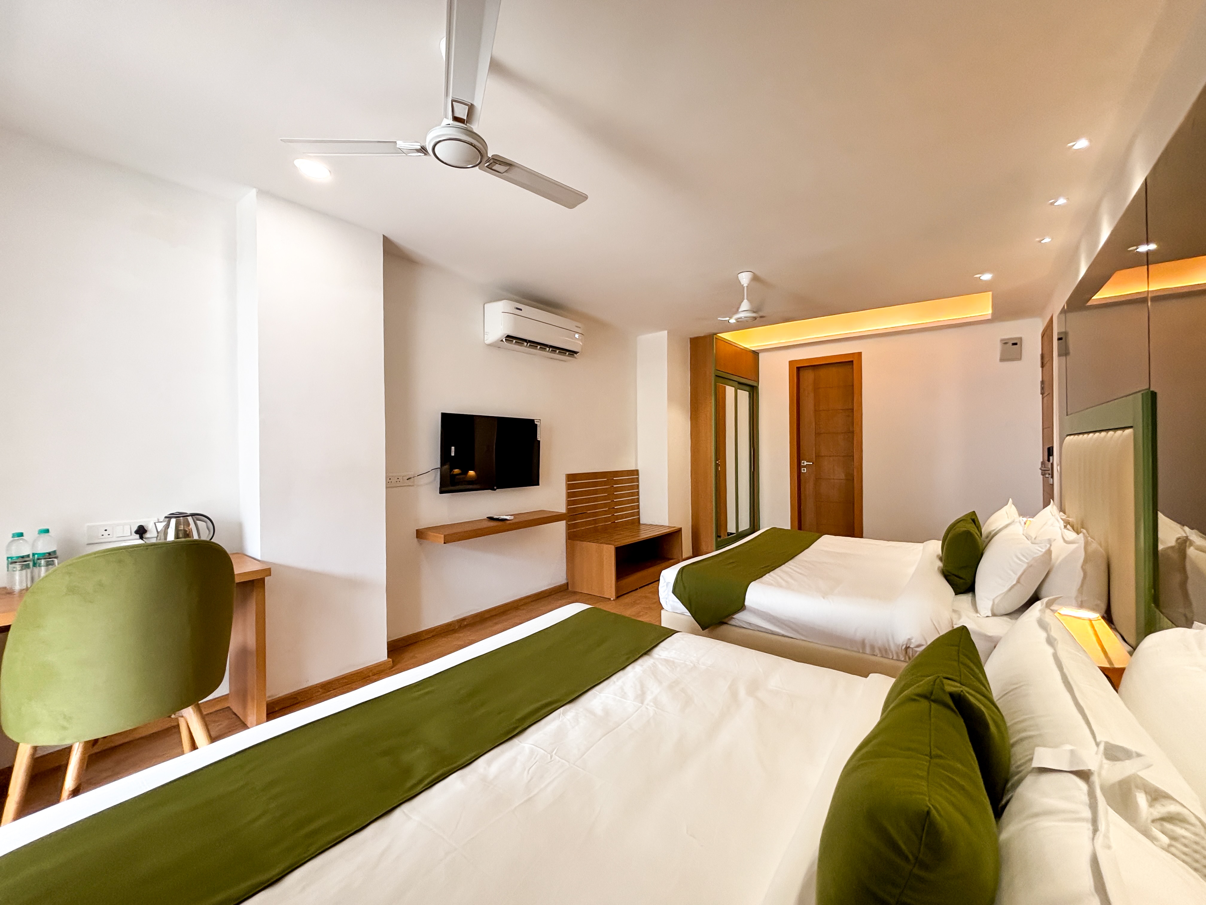 Hotel Oak Leaf Rishikesh - Tap to explore photos