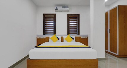 Hotel Fathima Palace Room Type - Deluxe Double Room