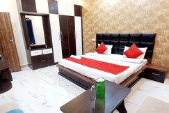 Siyaram Hotel Temple view in Orchha