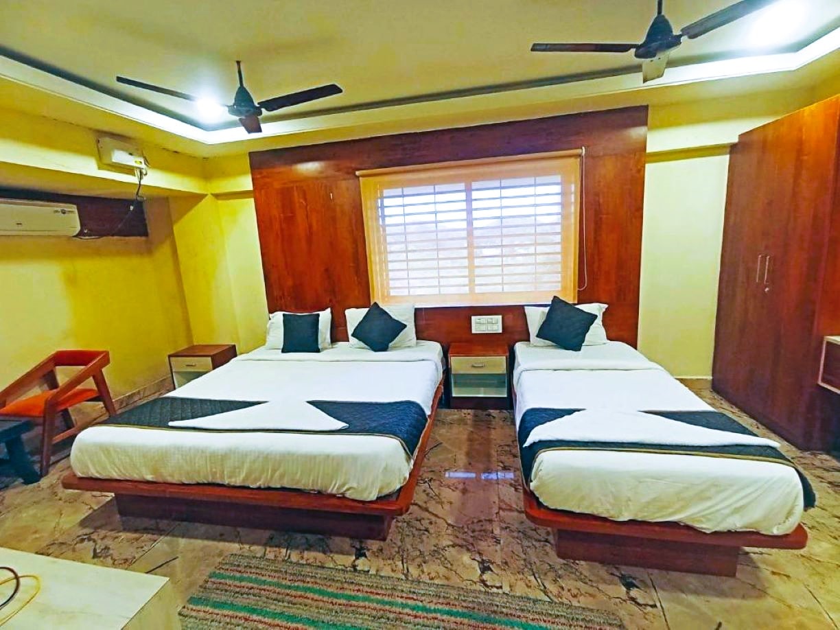 Honnavar Kingdom Comfort - Tap to explore photos