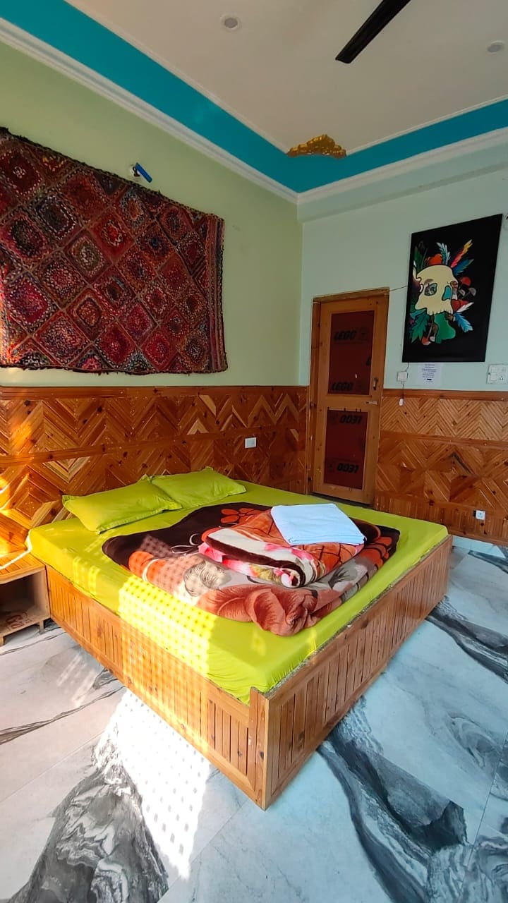 Free Culture Guest House - Tap to explore photos