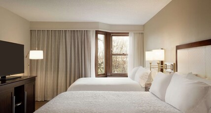 Hampton Inn and Suites Springdale Room Type - 2 DBLS SUITE NONSMOKING
