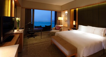 Hilton Nanjing Riverside Room Type - KING HILTON DELUXE