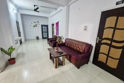 Kelikunj Guest House | Self Cooking