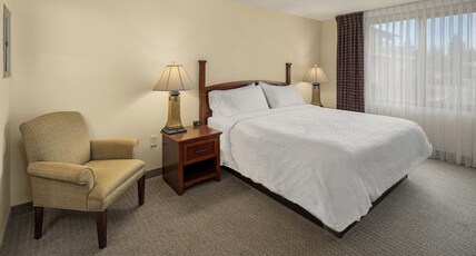 Staybridge Suites Everett-Paine Field Room Type - 1 King 2 Queen 2 Bedroom Suite