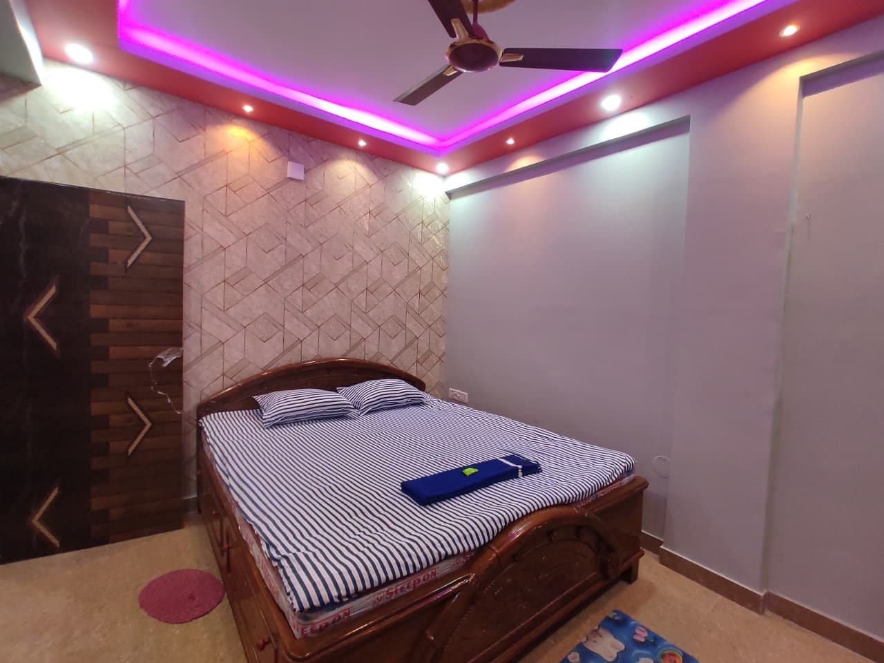 Entire 1BHK Apartments 350mts from Beach || Utkalika Ayatan - Tap to explore photos