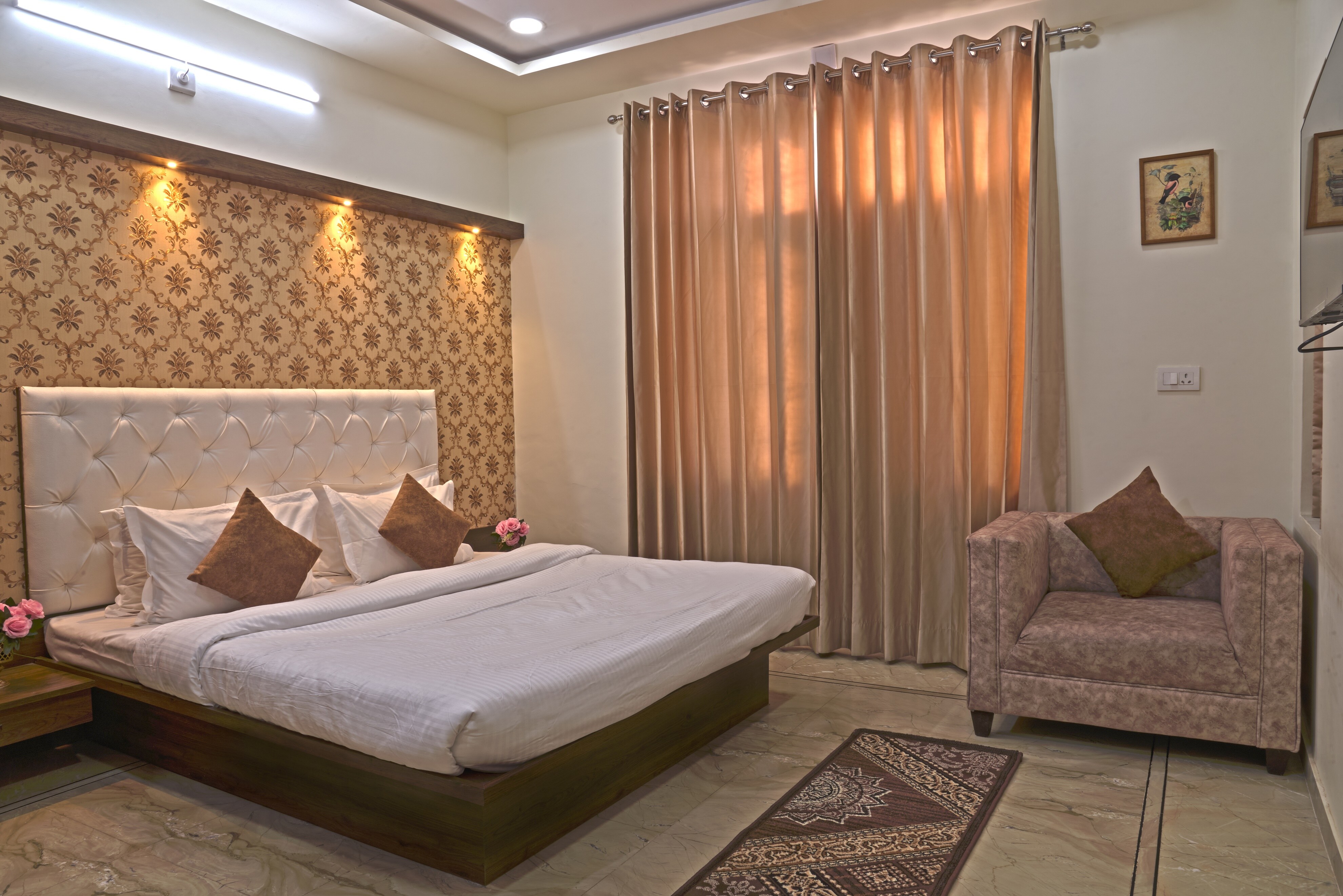 Vanya Shri Home Stay - Tap to explore photos