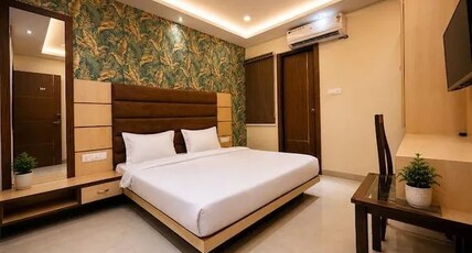 FabHotel Amrit Inn Room Type - Deluxe Room