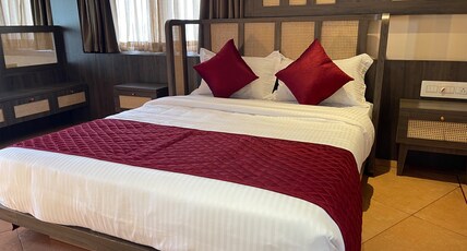 La Estuaire Room Type - Lake View Deluxe Room