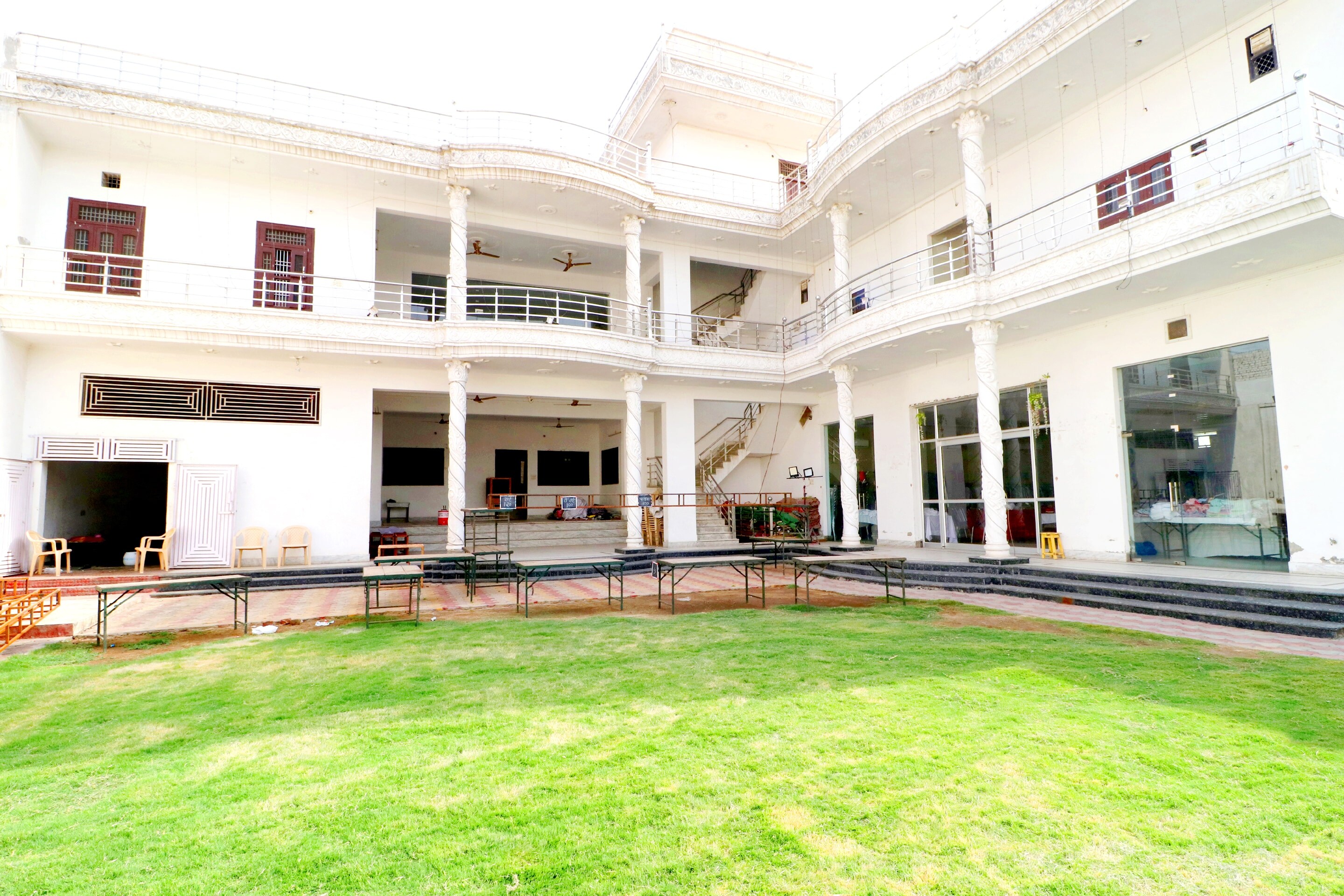Hotel O Pushp Vatika - Tap to explore photos