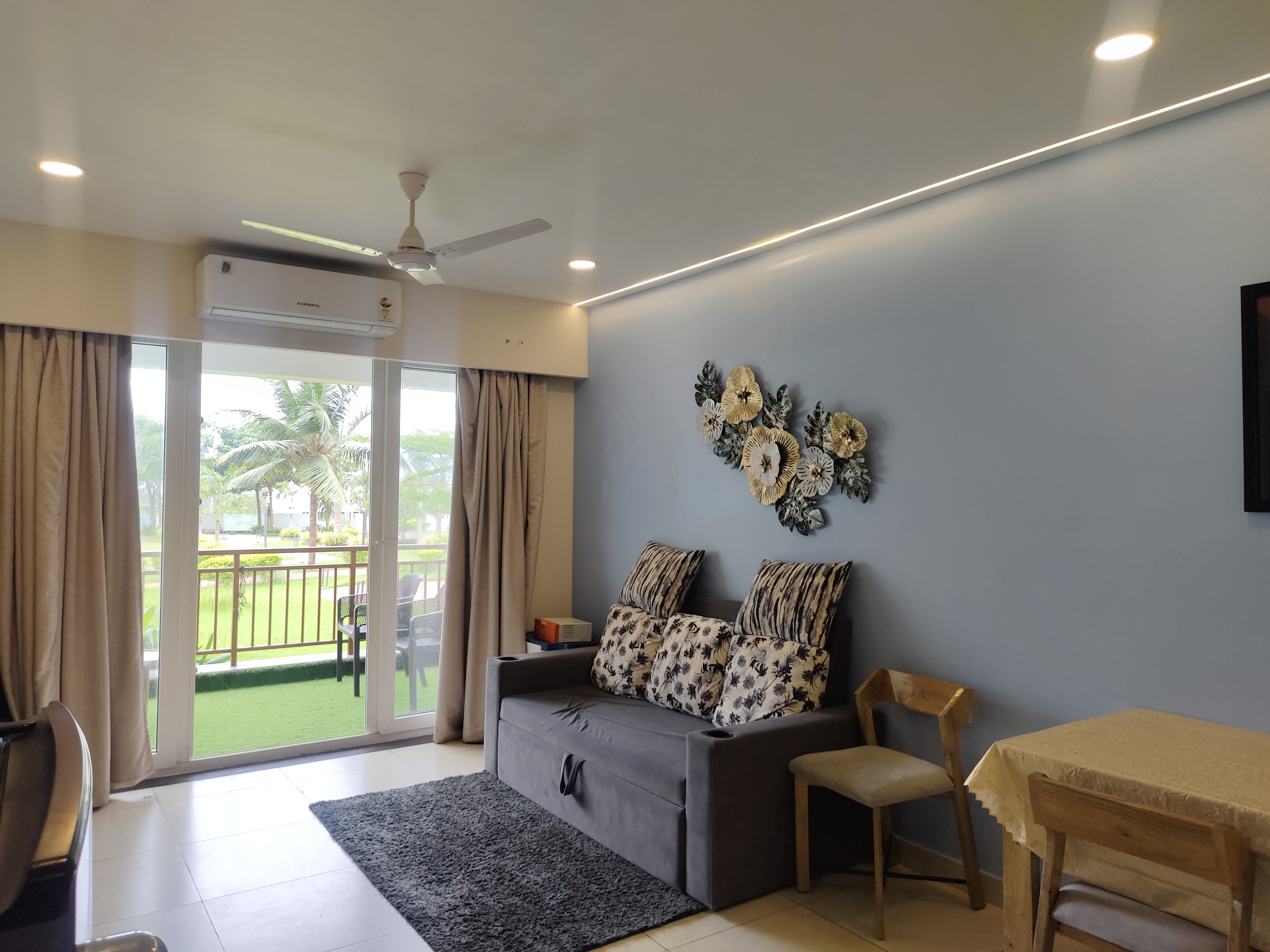 Palm Regal By Sanshray Have Fun With It | Entire 2BHK Apartment - Tap to explore photos