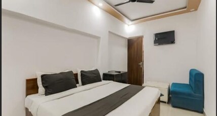 Hotel Diamond Dandaiya Stay Inn Room Type - Deluxe Room with Air Conditioning