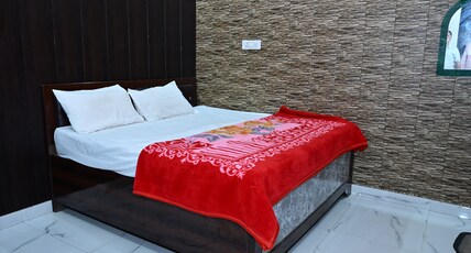 Shanti palace and restaurant Room Type - NON AC  DELUXE ROOM