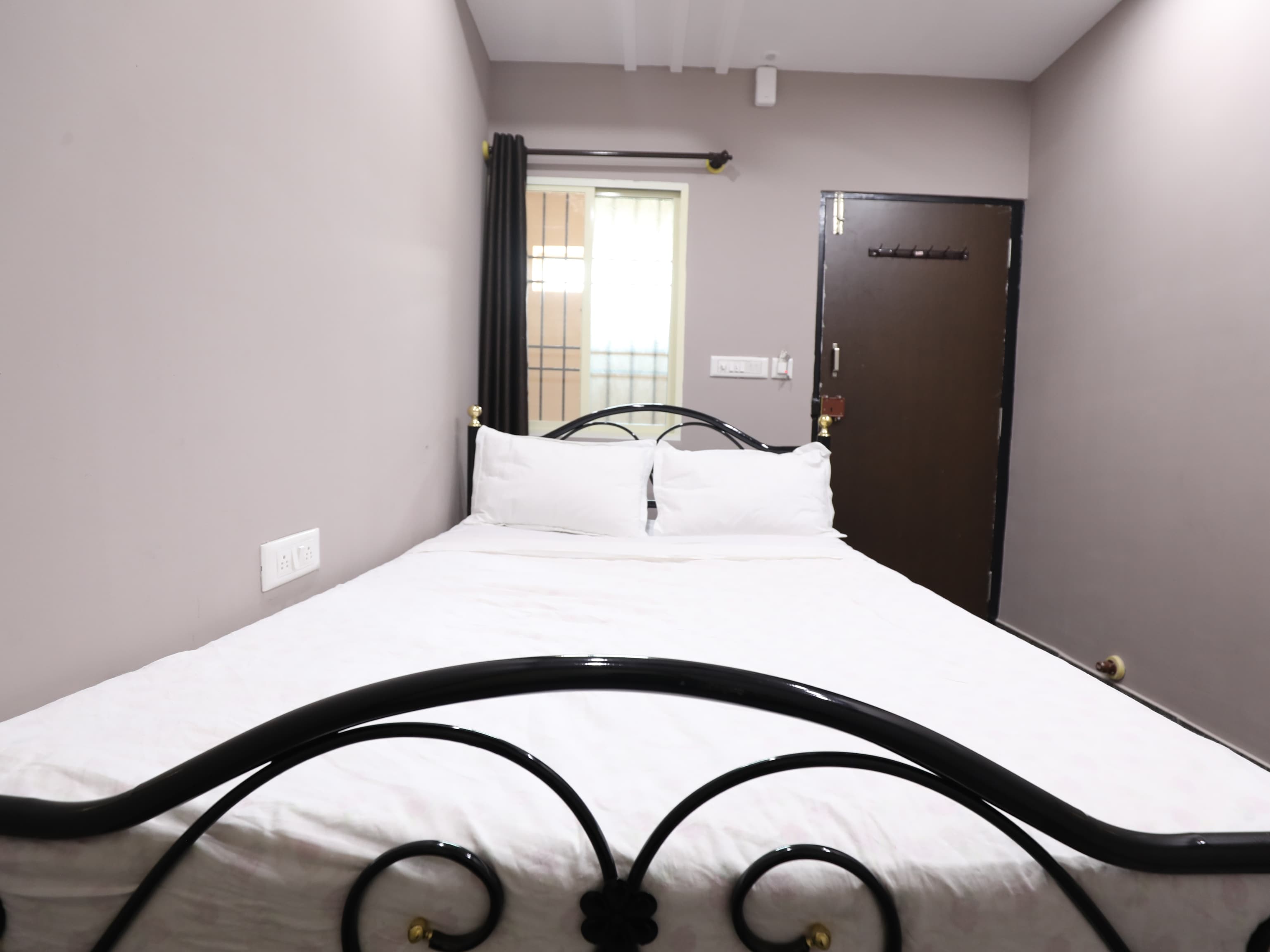 Hotel O KRISHNAA COMFORTS - Tap to explore photos