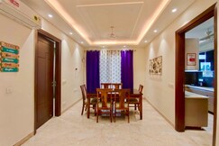Instay 779 l 3BHK luxe with Theater Screen