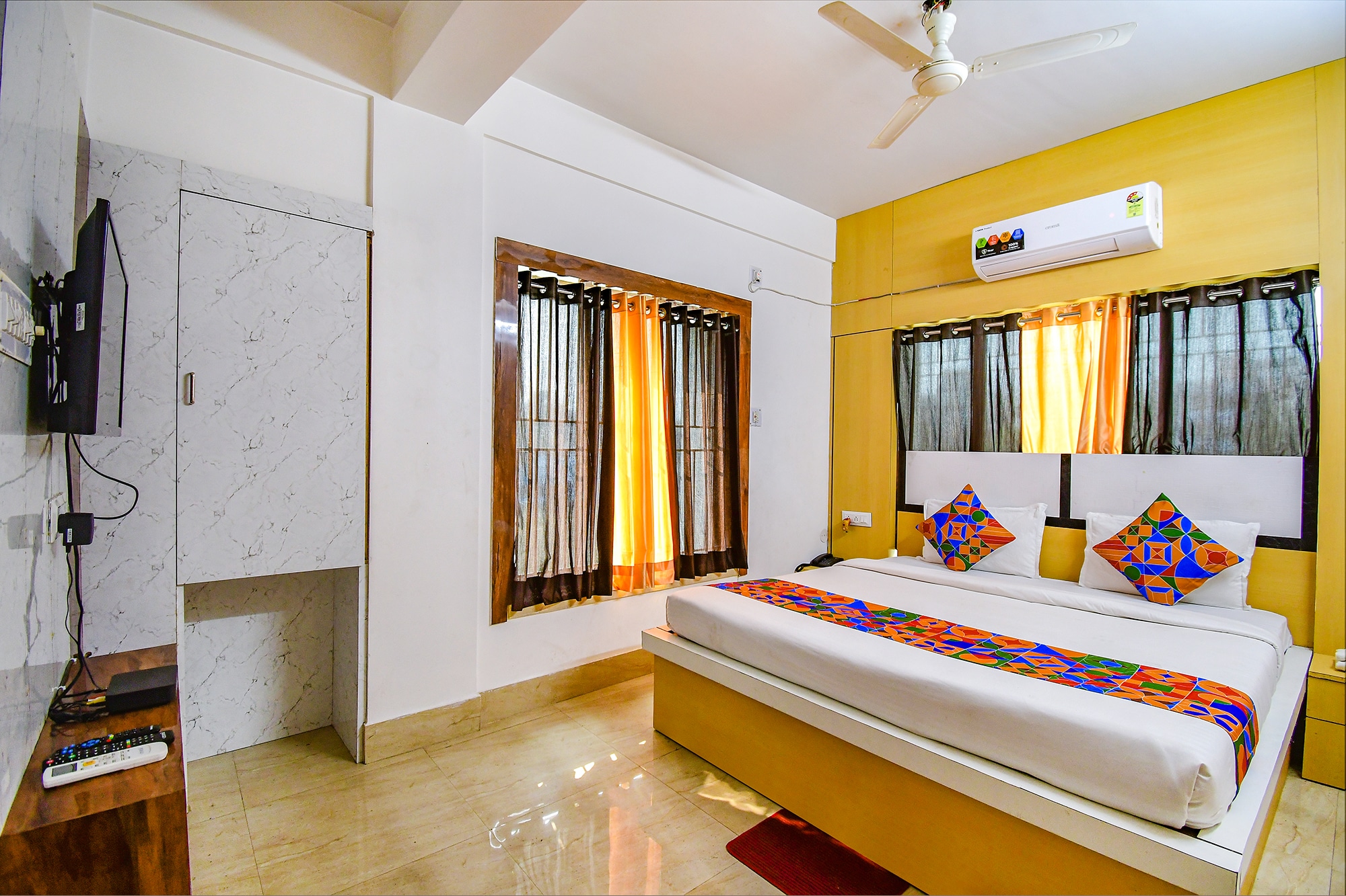 FabHotel New Dream Palace - Nr. Acropilose Mall And Ruby Hospital - Tap to explore photos