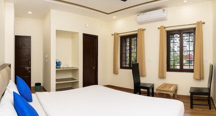 Devdarshan Hotel And Restaurant Room Type - AC Deluxe Room