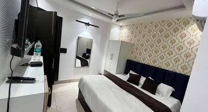INVOGUE INN Room Type - DELUXE ROOM