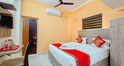 Redfox Service Apartment DLF Room Type - Deluxe Room