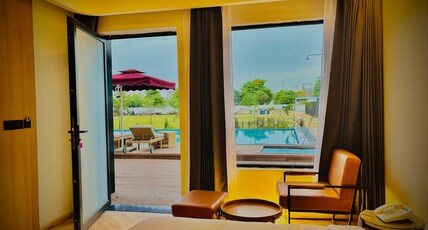 VintClub Resort Room Type - King Room With Pool Access