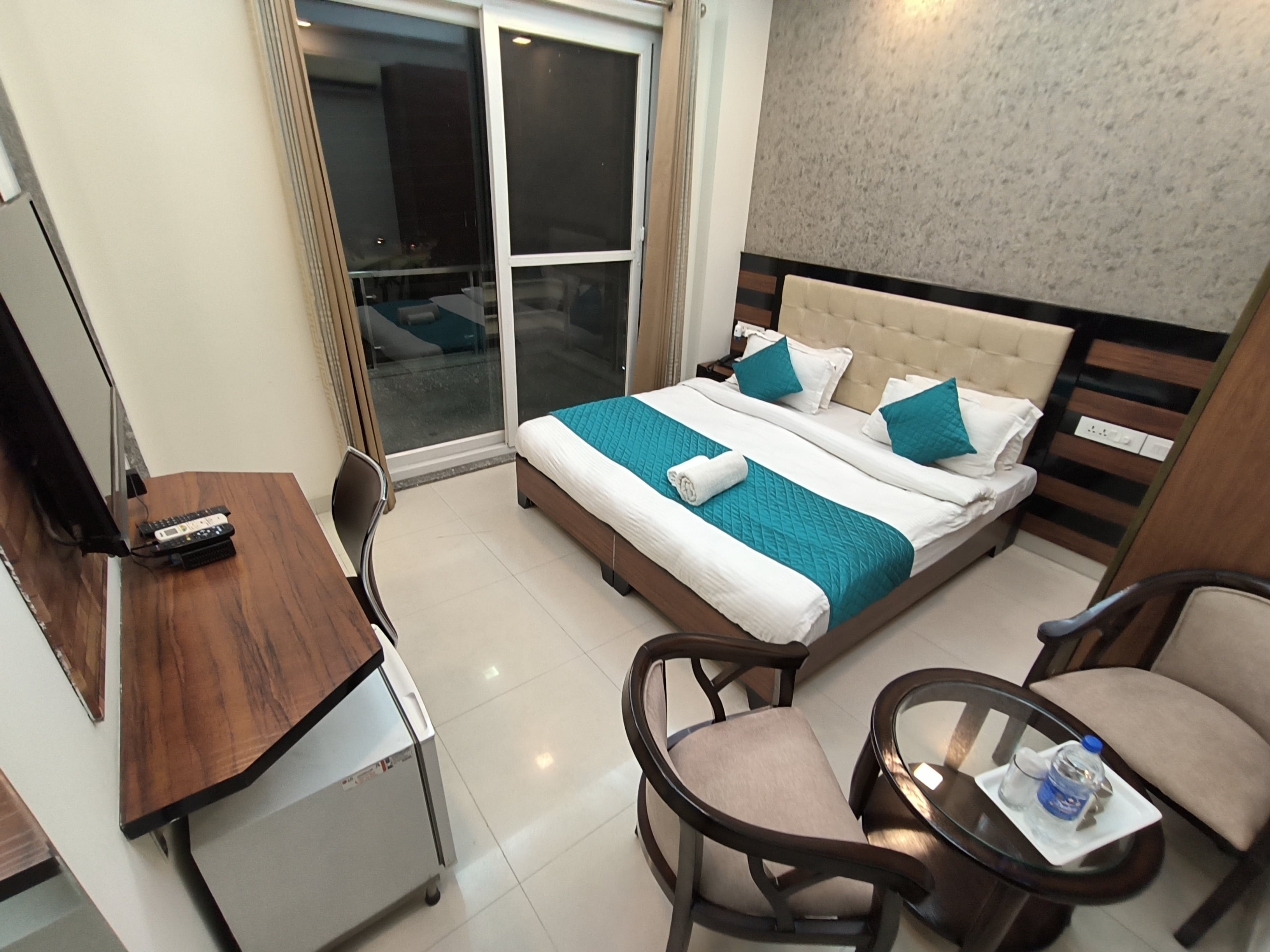Asian Suites Cyber Park Gurgaon - Tap to explore photos