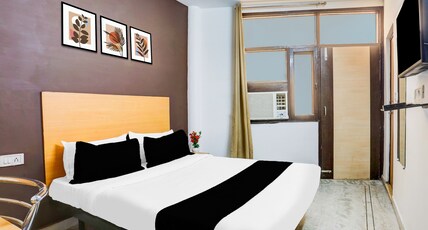 Hotel O East Punjabi Bagh Near Metro Station Room Type - Classic