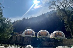 Glamping by the River - Luxurious igloo stays