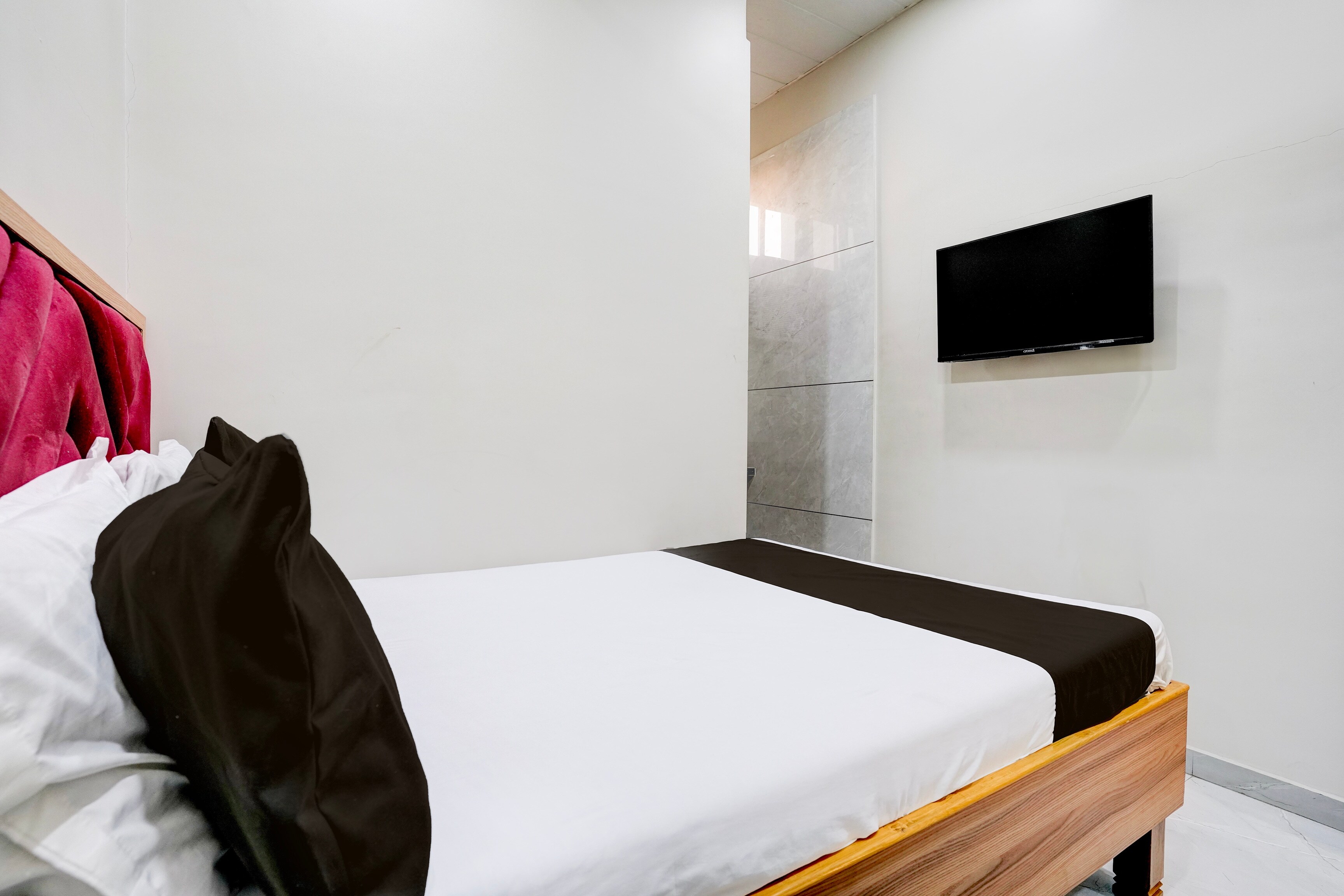 Hotel O Divine Fine Dine Lodging And Boarding - Tap to explore photos