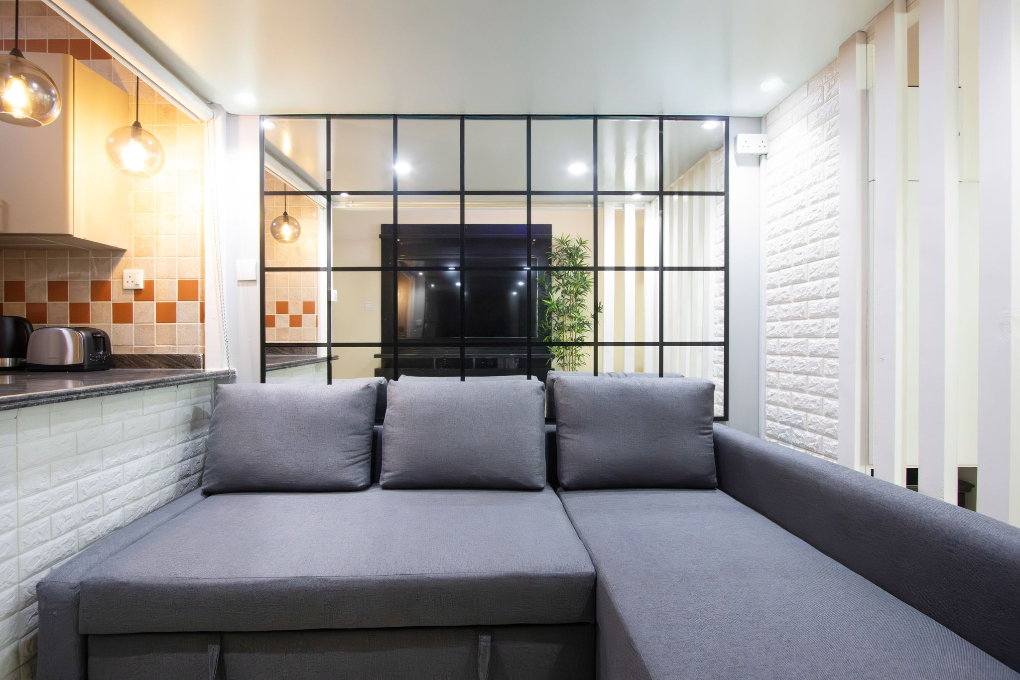 ELIVAAS Curated Modern Loft 1BR Next to Metro & Marina Walk - Tap to explore photos