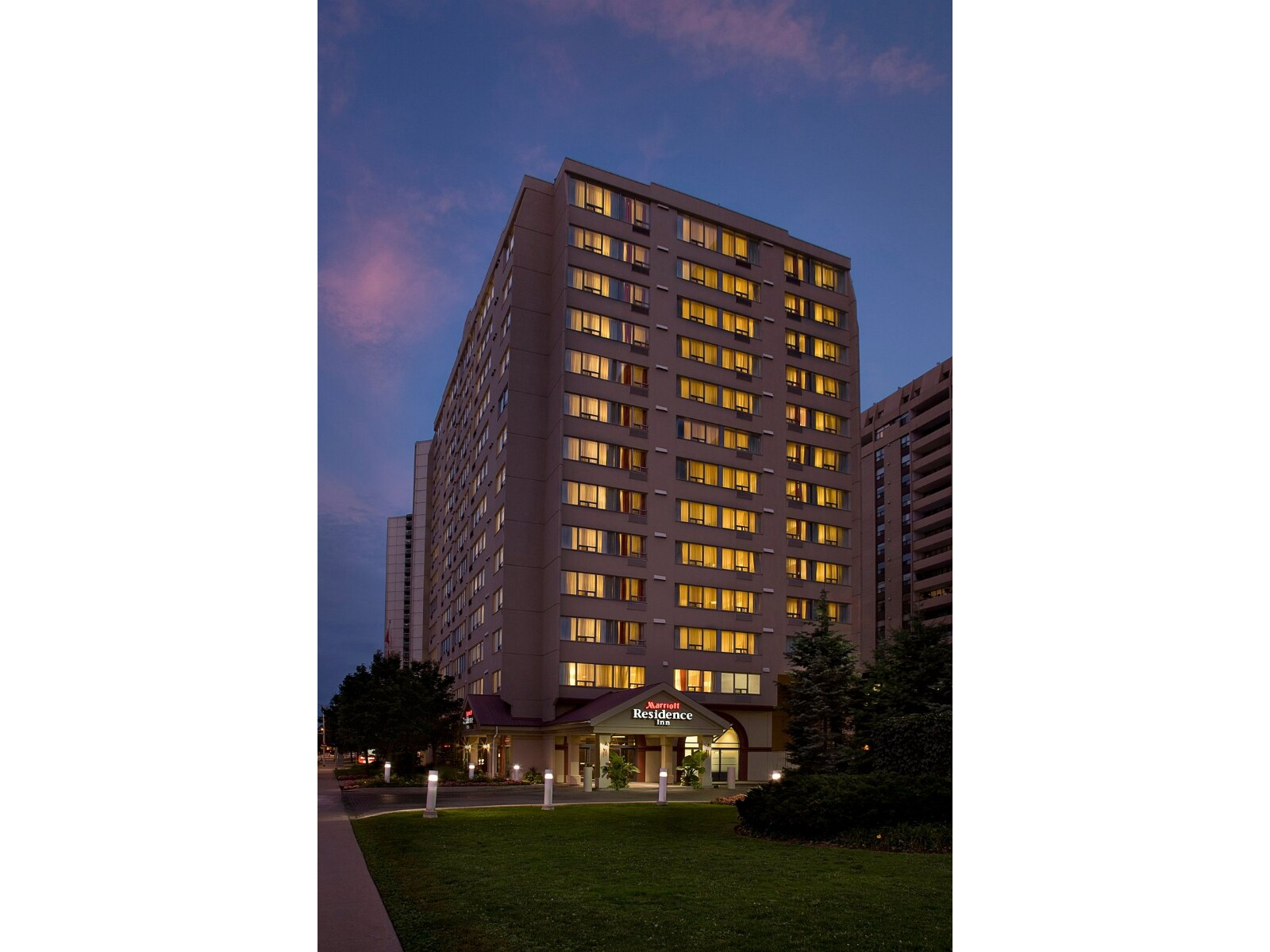 Residence Inn London Downtown - Tap to explore photos