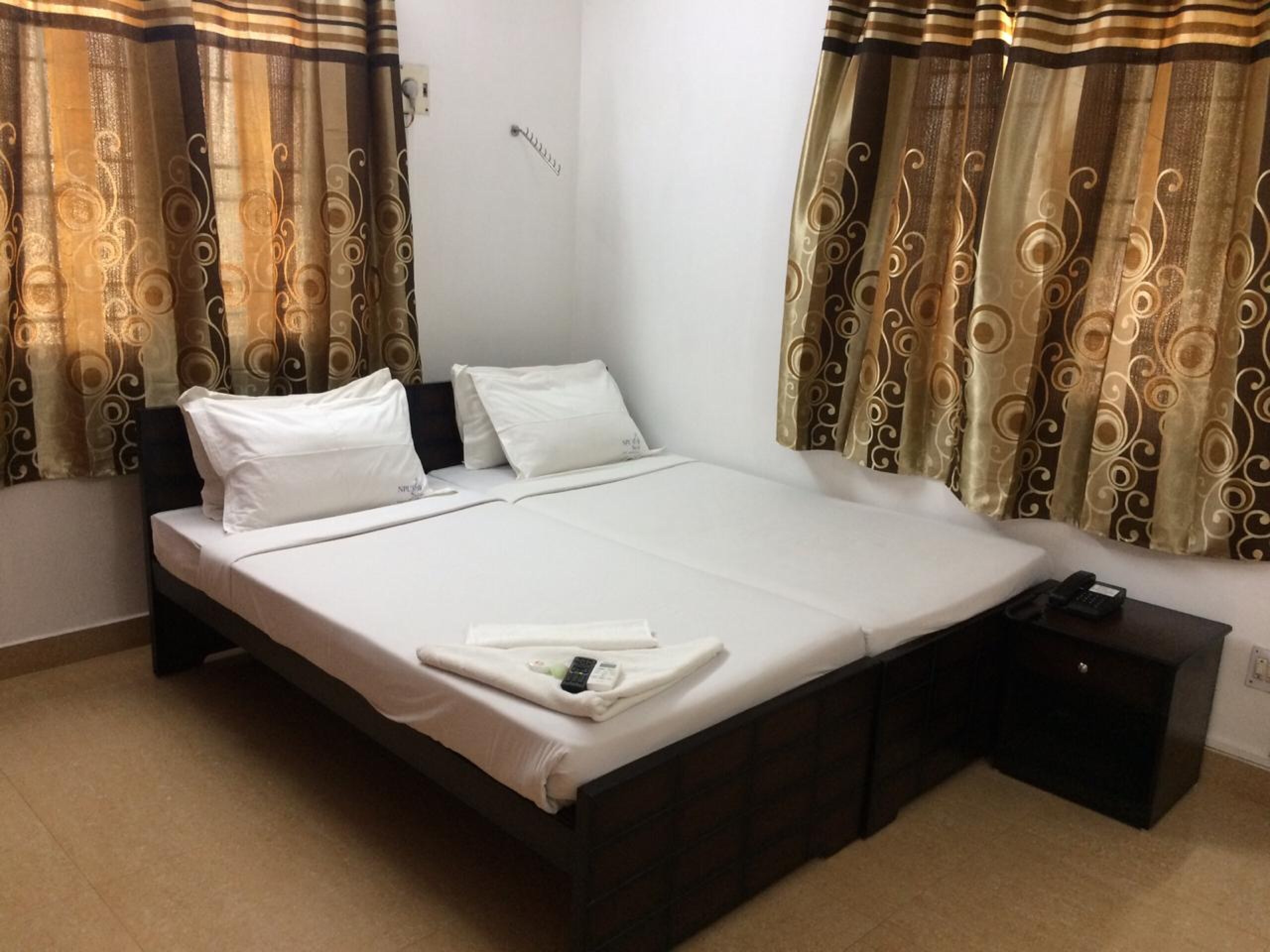 Swarna Sudarshan Serviced Apartment @ Adyar - Unit of Prohotel - Tap to explore photos