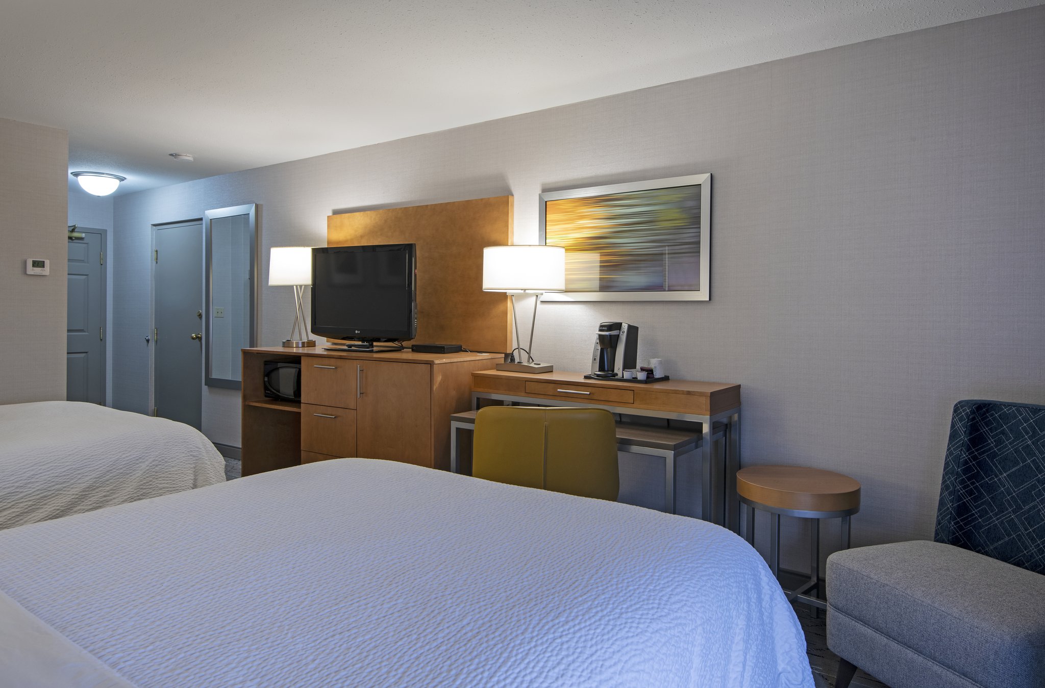Holiday Inn Express KAMLOOPS - Tap to explore photos