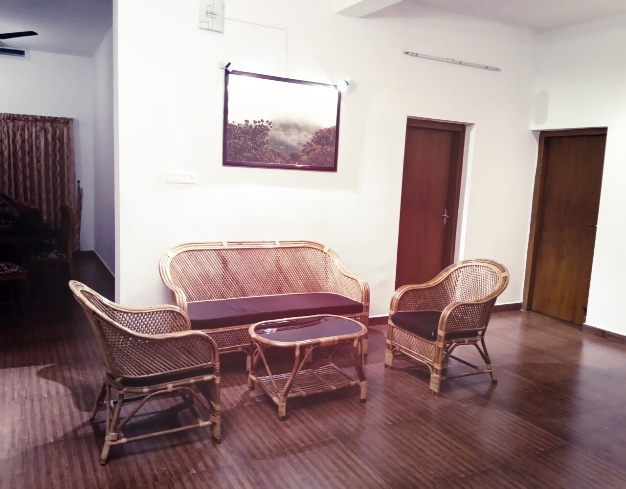 HillMist - Tap to explore photos