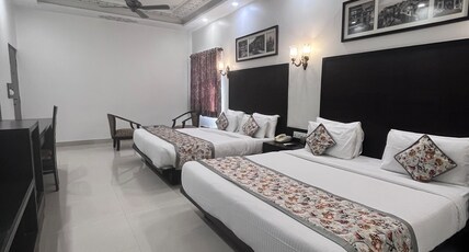 Ratnawali A Vegetarian Heritage Hotel Room Type - AC Family  Room (4 bedded)