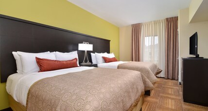 Staybridge Suites TOMBALL - SPRING AREA, an IHG hotel Room Type - 2 Queen 1 Bedroom Suite Mobil Access Tub