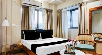 Super Townhouse Oak Viman Nagar Downtown Formerly Hotel Cilantro Room Type - Suite