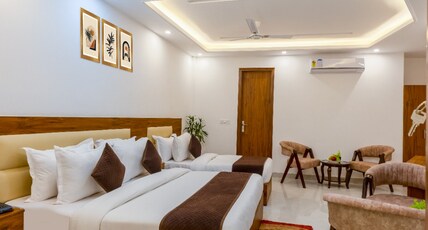 Hotel Sky Rise Palace Room Type - Deluxe Room