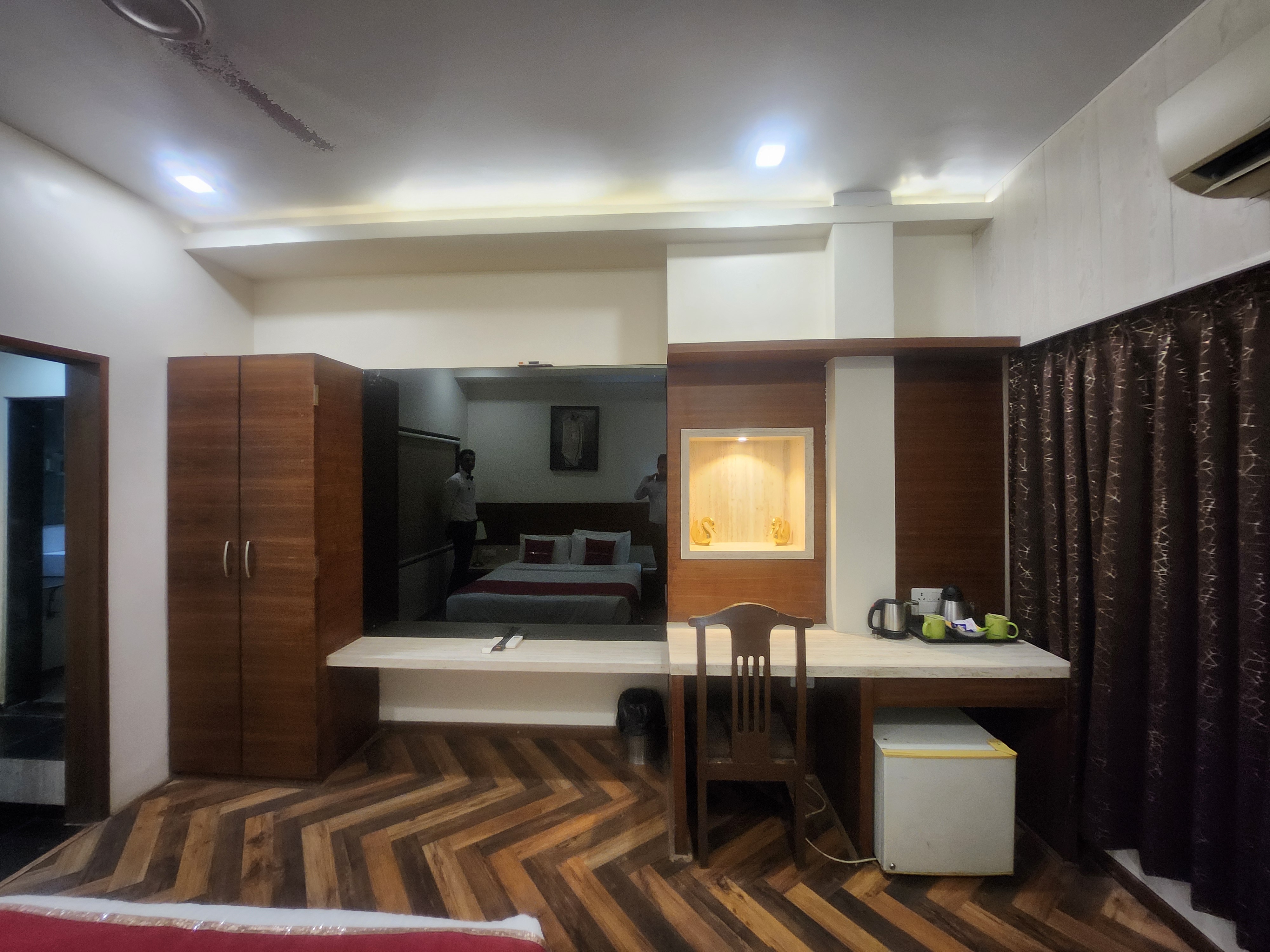 JASNAGRA - Tap to explore photos