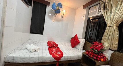 Delta Lounge Room Type - Family Room