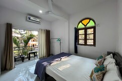 V R Holiday Home Candolim