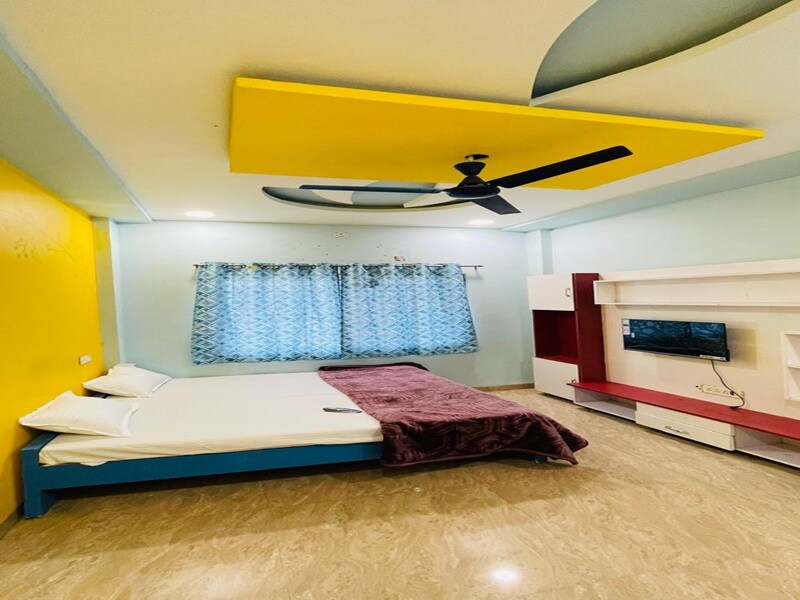 Sri Balaji Home Stay - Tap to explore photos
