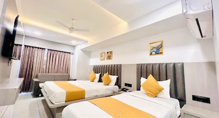 Hotel Shaligram Inn Geeta Mandir Room Type - DULEXE THREE BED ROOM Hotel Shaligram Inn Geeta Mandir Room Type - DULEXE THREE BED ROOM