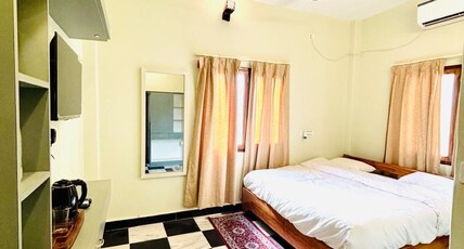 Narayana Haveli | Near Ghats Room Type - Sarovar