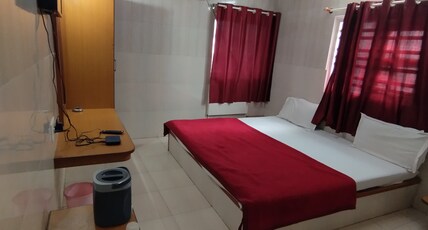 Hotel Meera Dwarka Room Type - Standard Double Bed AC