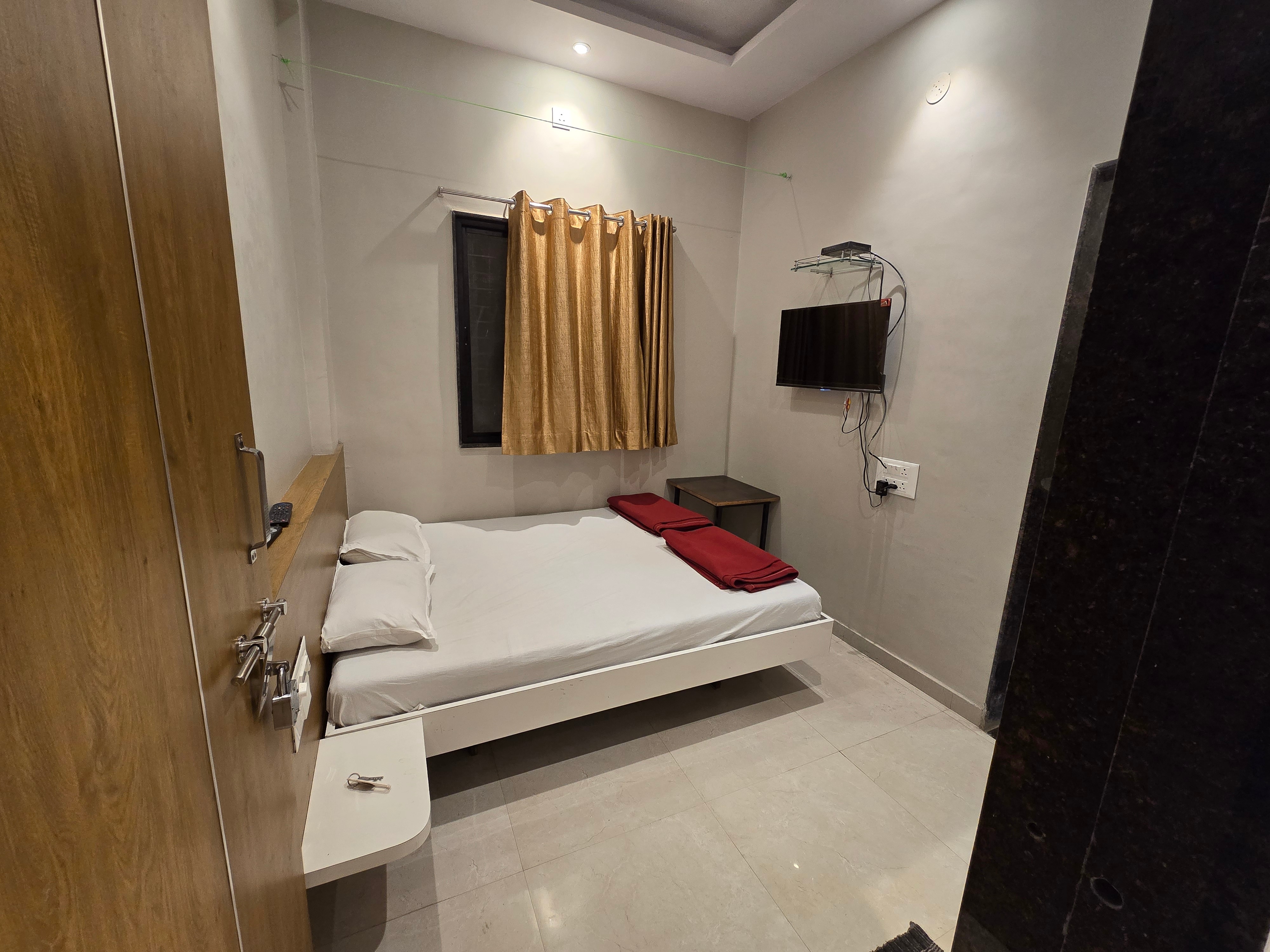 Hotel Annapurna Lodge And Domentri - Tap to explore photos