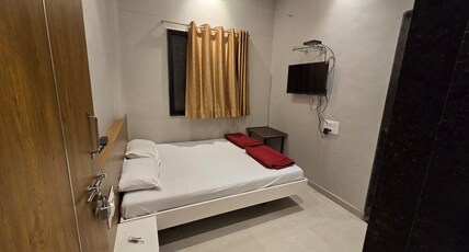 Hotel Annapurna Lodge And Domentri Room Type - Deluxe AC
