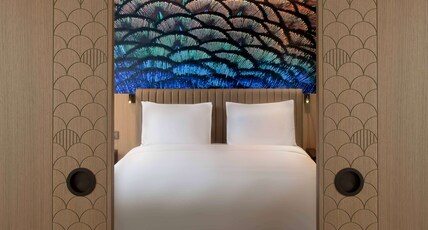 DoubleTree by Hilton Hotel Istanbul - Sirkeci Room Type - KING DELUXE ONE BEDRM STE